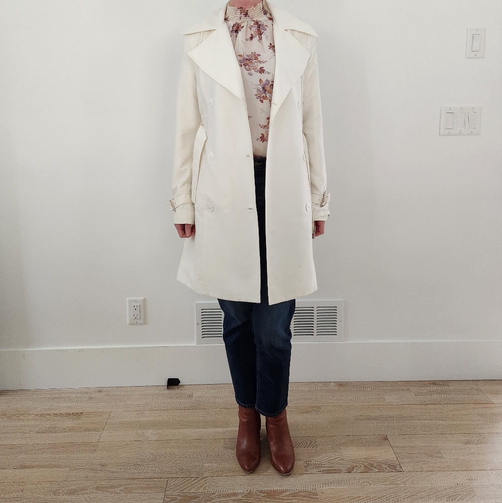 Cream trench coat - Picture 3 of 7